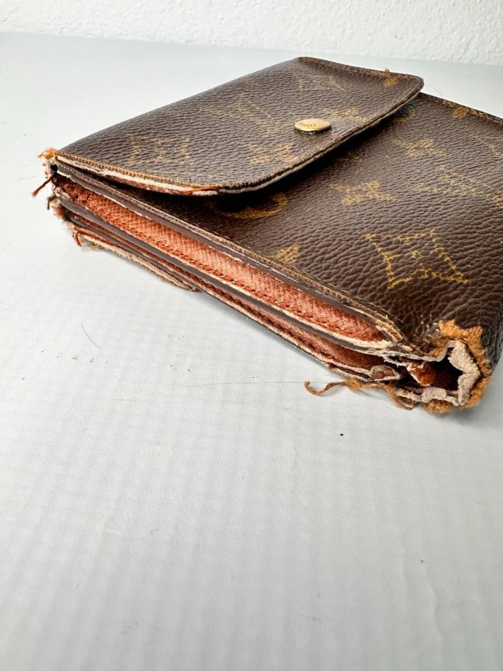 Louis Vuitton Malletier Wallet Brown Leather LV Monogram
